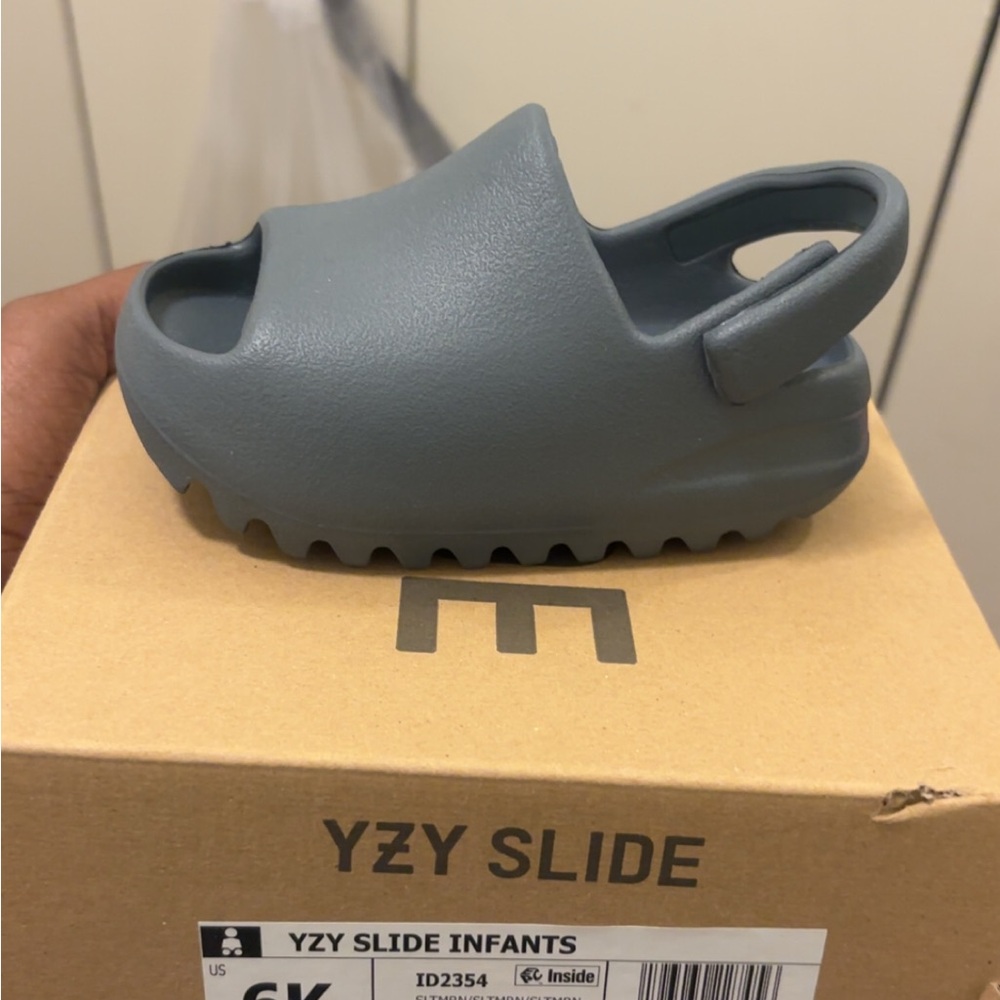 Yeezy Slide Infants Blue Sandals